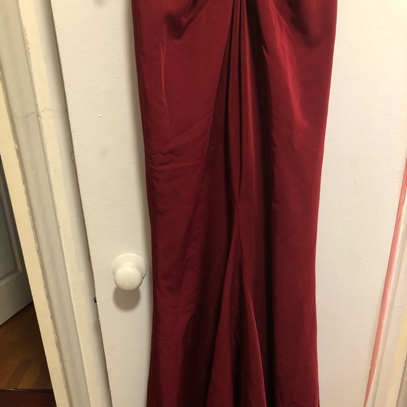 Dark Red evening/ special event gown. - Picture 5 of 5